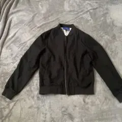 黒いボンバージャケット