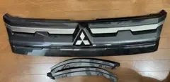 三菱 デリカD5 純正 フロントグリル セット - メルカリ