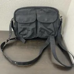 中古 ベネトン ナイロン ショルダーバッグ ブラック 多ポケット 斜め掛けのサムネイル