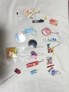 ミニチュアキーホルダー めじるしアクセサリー 17点
