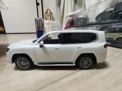 トヨタ ランドクルーザー 300 カラーサンプルミニカー