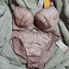 新品　チュチュアンナ　永遠のブラ　E65 ブラ＆ショーツ　ブラウン　刺繍　上品