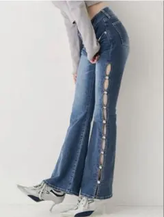 EVRIS サイドビジューハイウエストフレアデニムパンツのサムネイル