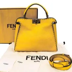 美品】フェンディ ピーカブー エッセンシャリー バッグ 8BN302