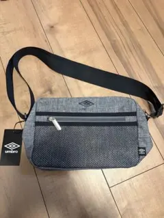 新品 UMBRO ショルダーバッグ グレーのサムネイル