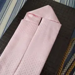 ピンク 幾何学模様 着物帯締め