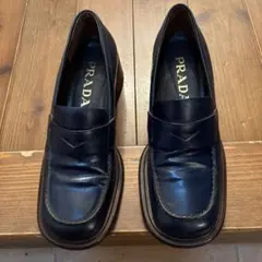 PRADA ローファーのサムネイル