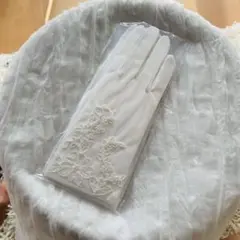 ウェディング　グローブ(ホワイト刺繍入り)
