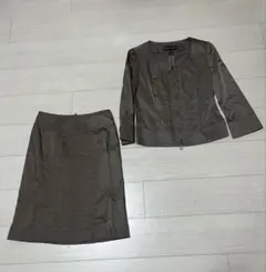 美品　BODY DRESSING Deluxe ノーカラースーツのサムネイル