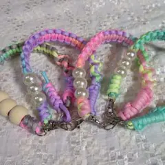 ホルダー付き☆ハンドストラップ☆パラコード☆グレー✕レインボー☆ウッドビーズ