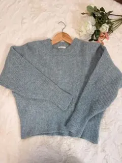 最終値下げ　グレーのクルーネック長袖ニットセーター　美品　即購入