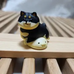 しばくらし「ぬいぐるみを独り占めする柴犬」