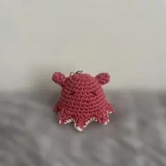 ハンドメイド あみぐるみ メンダコ ストラップ 編み物 かぎ針編みのサムネイル