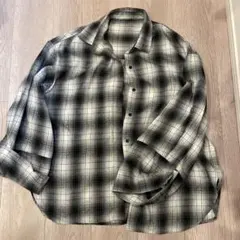 チェック柄 長袖シャツ ブラック・ホワイト　フレア袖