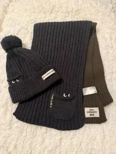 ANYA HINDMARCH / UNIQLO ニット帽、マフラーセット