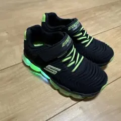 SKECHERS LIGHTS 黒/緑 キッズスニーカー