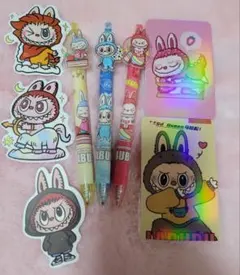 ②ラブブボールペン、ステッカー、トレカセット