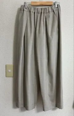 yuni ゴムパンツ　ベージュ