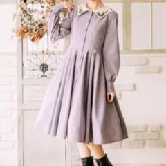 ラベンダー刺繍襟ロングワンピース