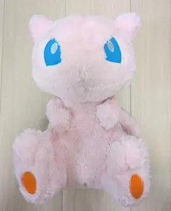 ポケモンセンター限定「おっきいふわふわぬいぐるみ ミュウ」 - メルカリ