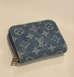 Item thumbnail for item 0f8dab93-f4ea-453f-9f8a-ce293aac333e