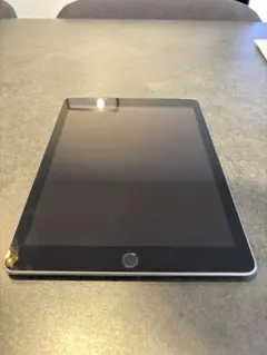iPad 第6世代 32GB スペースグレイ 本体