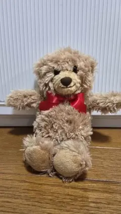 茶色のクマ型ぬいぐるみ