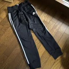 adidas カジュアルパンツ