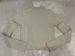 アームウォーマー付きニットトップス