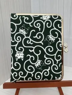 がま口　お薬手帳ケース　唐草模様にネコ（緑）