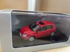 新品未開封　Autoart 1/43 VW Golf ミニカー　サンルーフ付きのサムネイル