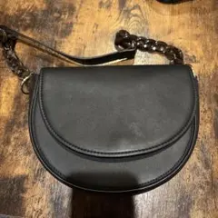 ブラック 半月型 ショルダーバッグ