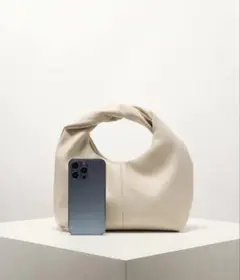 レディースハンドバッグのサムネイル