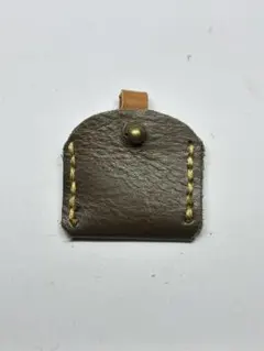 レザーコインケース　マルチケース　 ピルケース　キーホルダー　チャーム　本革