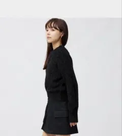 GU シャイニークルーネックセーター