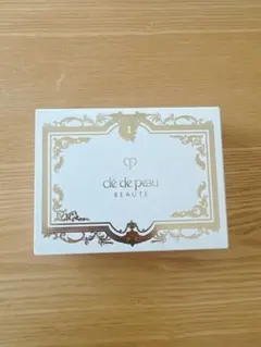 クレド ポー ボーテ ラディアンスギフト 2025 GOLD 新品未開封