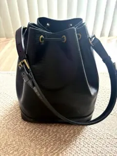 LOUIS VUITTON エピ ノエ ショルダーバッグのサムネイル