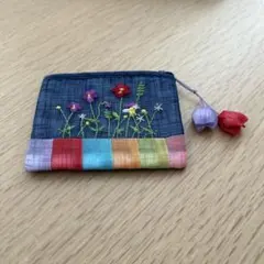 花刺繍 ネイビー ポーチ　韓国土産　新品未使用