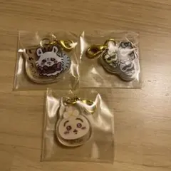 超マジカルちいかわ　ミニアクリルチャーム　モモンガ　うさぎ　鎧