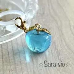 【 No.413】レジンチャーム　青りんご《水色》ラメなし　めじるしアクセサリー