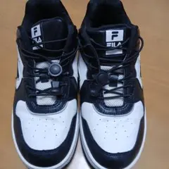 FILA スニーカー ブラック ホワイトのサムネイル