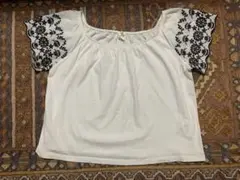 H&M カットソー　半袖　裾刺しゅう　白　黒　夏