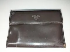 PRADA エナメル黒系 三つ折り財布