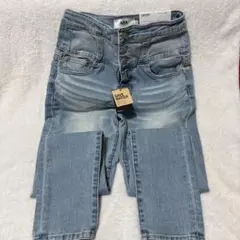 Item thumbnail for item 113abcc9-8c85-4d16-af30-0a46b3a24bed