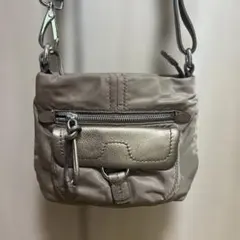 バナナリパブリックのサムネイル