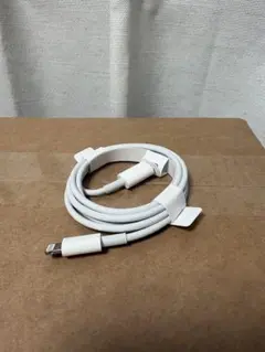 Lightning充電ケーブル ホワイト