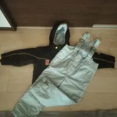 子供用スキーウェア フード付き 黒とグレー