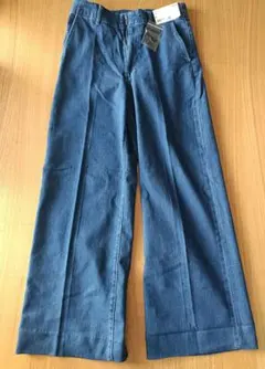 タグ付き未使用品　UNIQLO　ワイドトラウザージーンズ　ブルー
