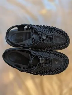 KEEN UNEEK サンダル ブラックのサムネイル