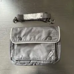 ナイロン製 ブラック ボディバッグ